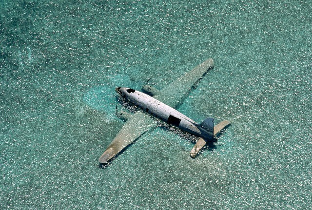 DC-3wreckangle