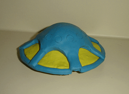 Strauch-UFO-clay